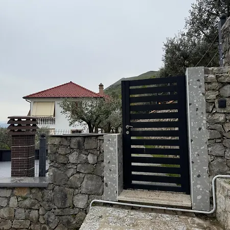 Nature Treasure Villa *