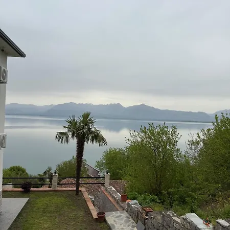 Nature Treasure Villa *