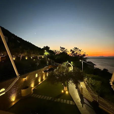 L Olive Villa *